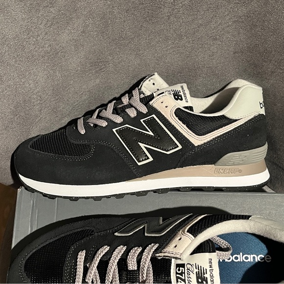 New Balance Men’s Sneakers Black Size 9.5 US - Picture 4 of 11